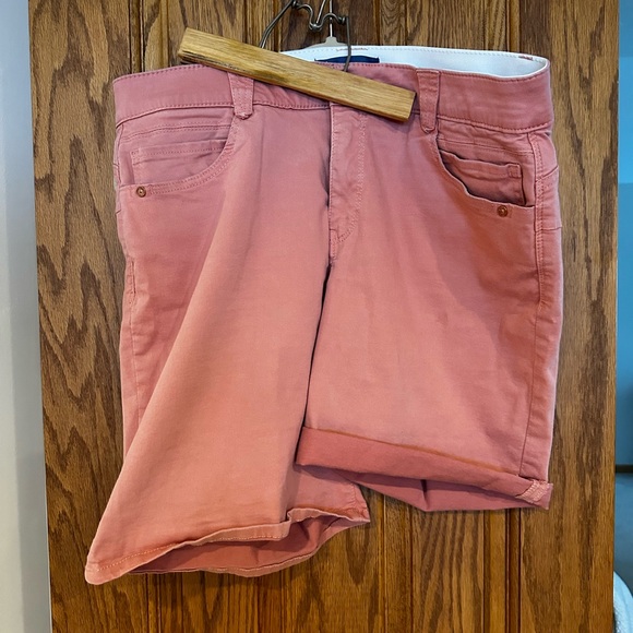 Democracy shorts - Picture 6 of 7